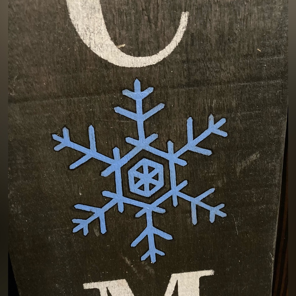 Snowflake Welcome Sign - Picture 4 of 10